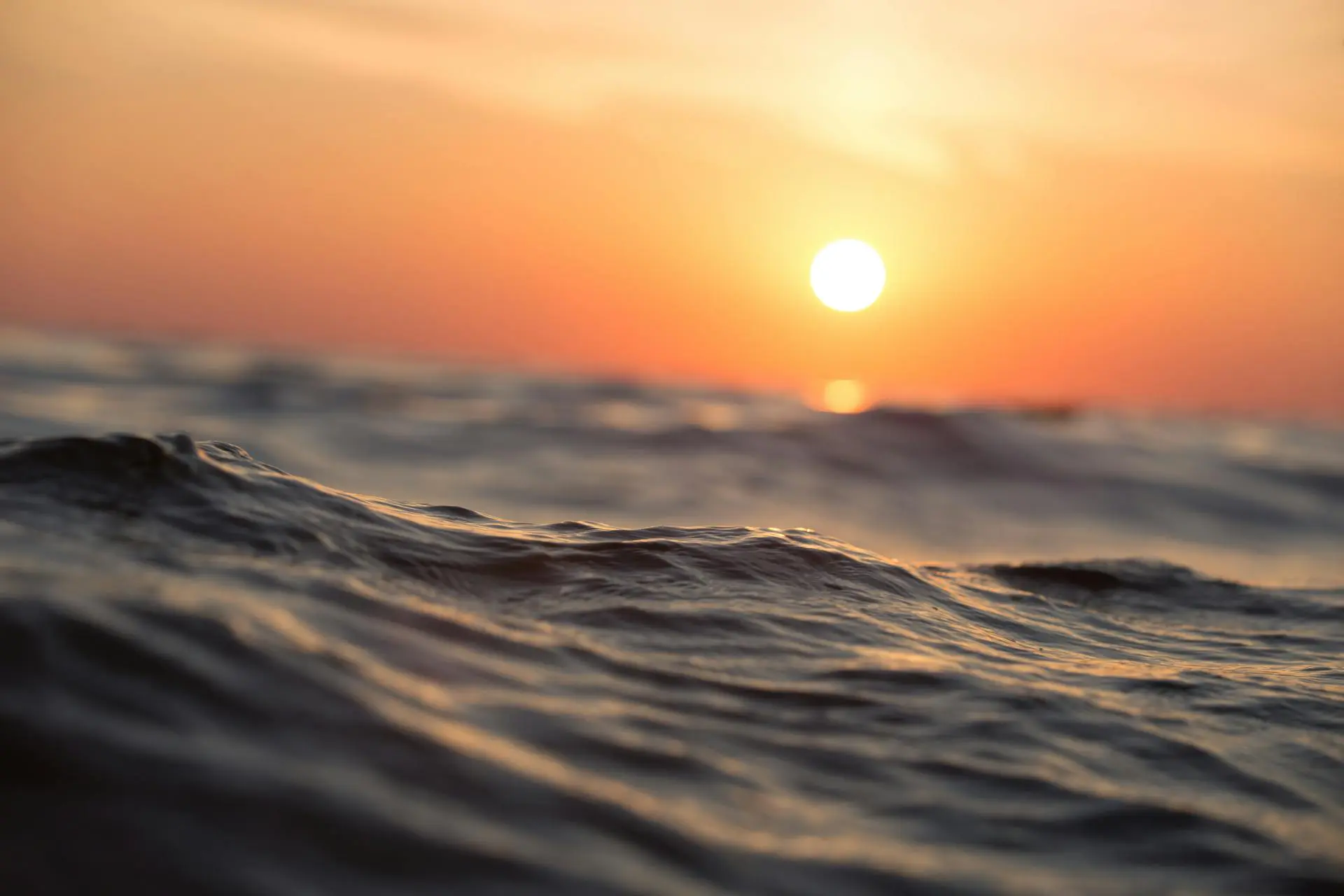 沖縄の海と夕暮れ