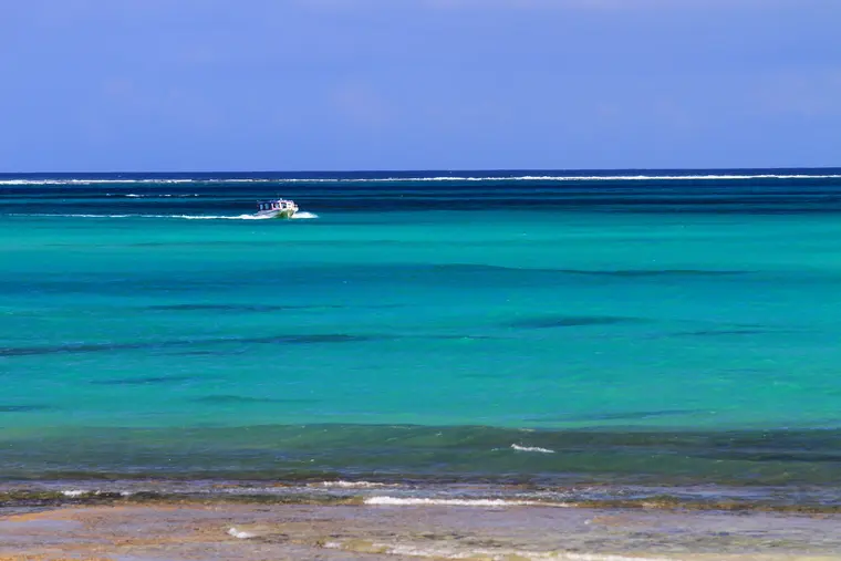 紺碧の海