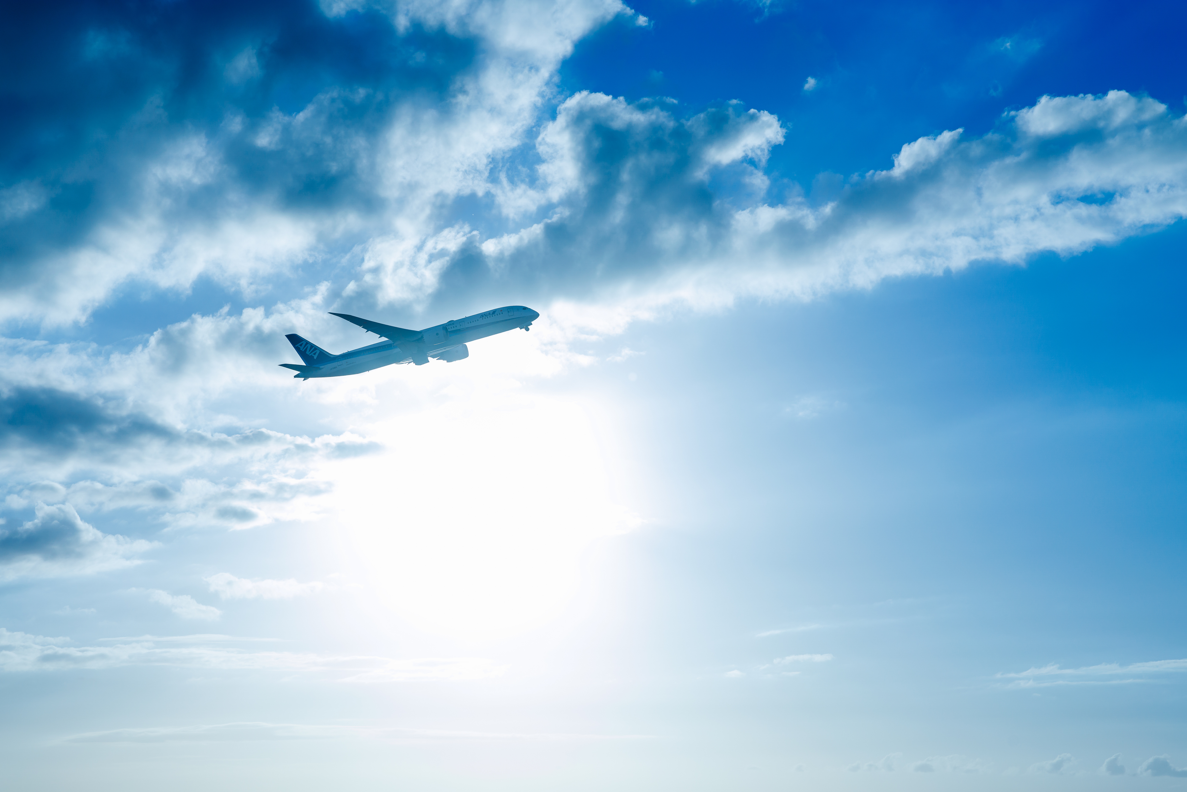 高速船の快適な船内座席・久米島オーシャンジェットの客室