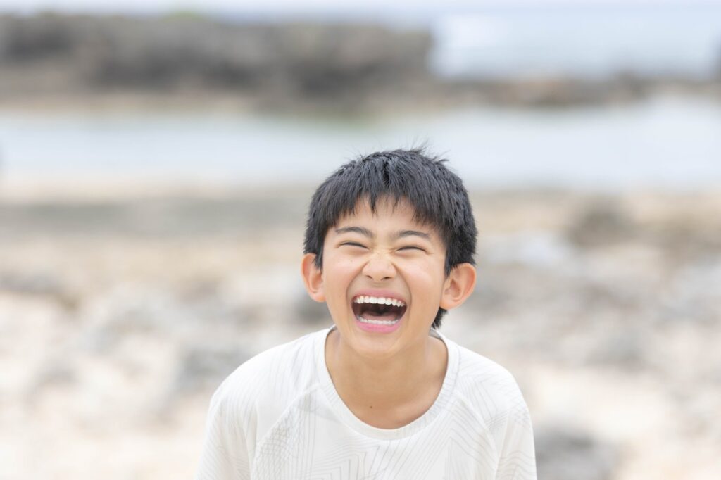 家族でフェリー旅行を楽しむ親子（イメージ）