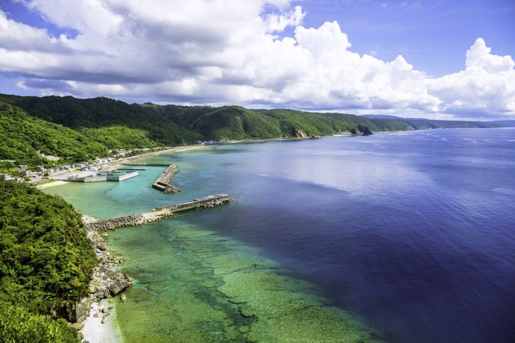沖縄北部の漁港風景（イメージ）