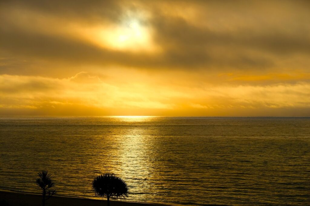イーフビーチの夕陽（イメージ）
