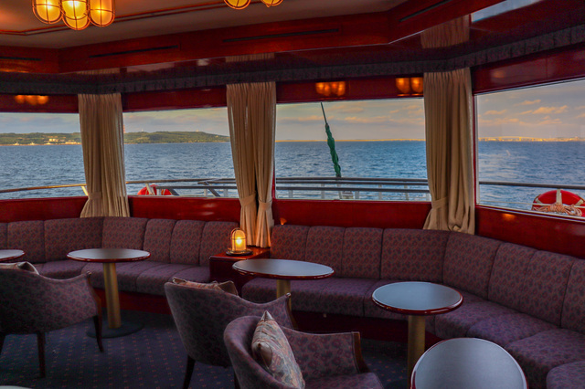 船内ラウンジ（イメージ）