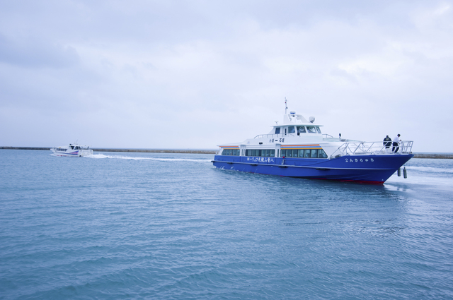 沖縄離島を結ぶフェリー(イメージ)