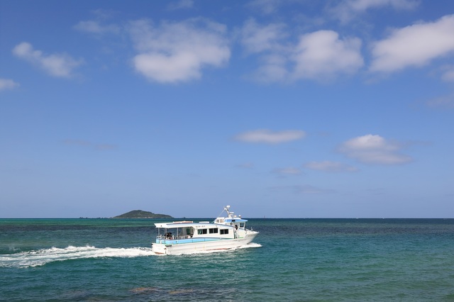 沖縄離島へ向かうフェリー（イメージ）